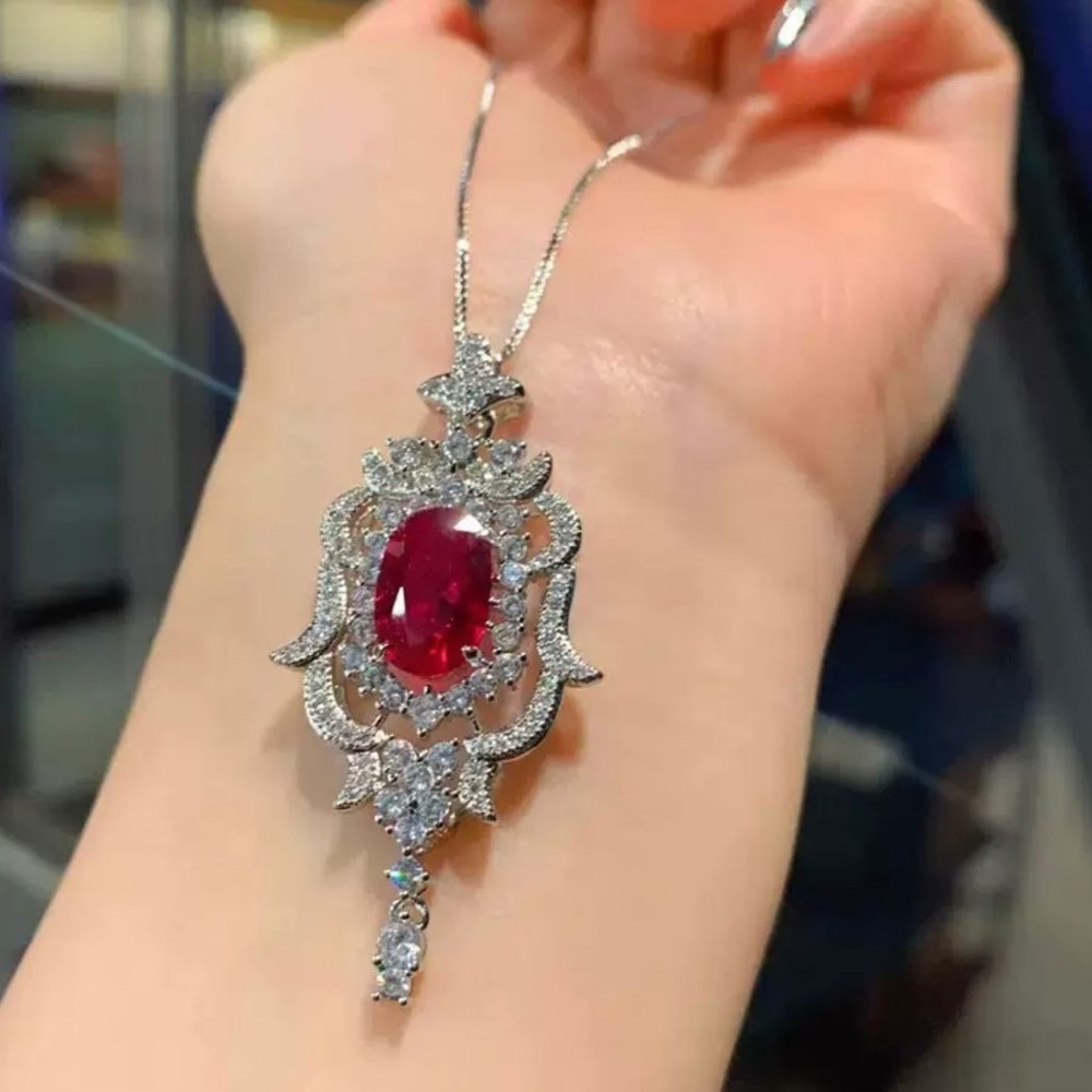 Zircon red stone necklace